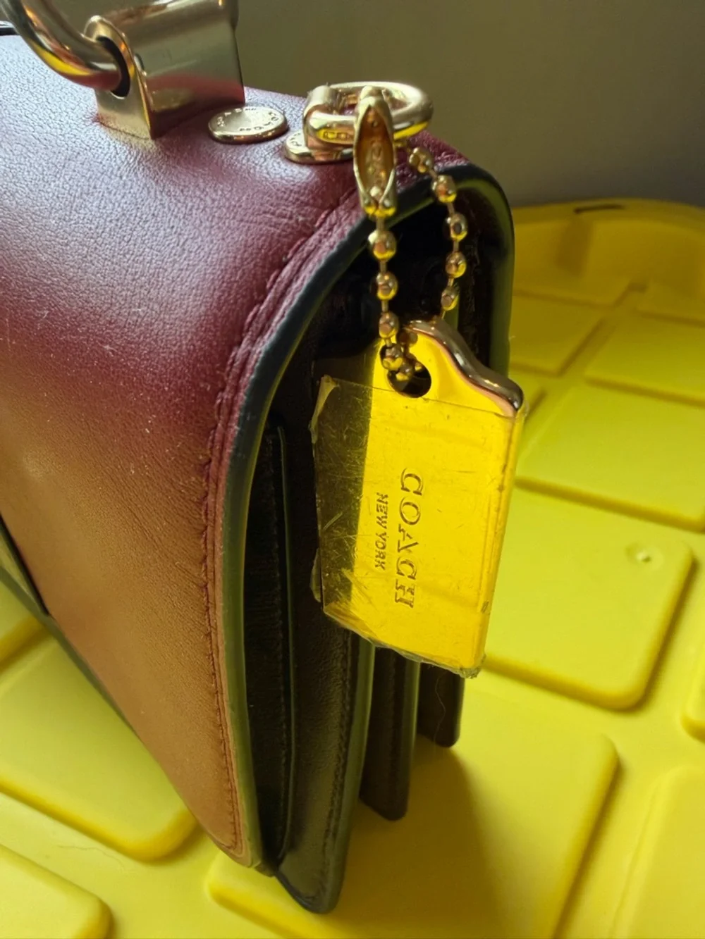 NWT Coach Red Leather Crossbody with Burgundy Snake-Print Accent & Gold Hardware - Picture 4 of 10